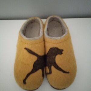L.L. Bean Dog Brown and Black Slip-Ons. M 9.5 /W 11